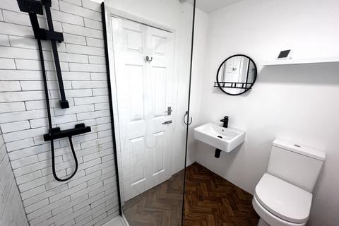 2 bedroom bungalow to rent, Westfield Road, Eastbourne