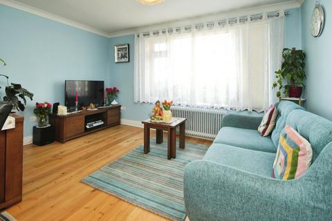 1 bedroom flat for sale, Kingsway, Hove, East Sussex, BN3