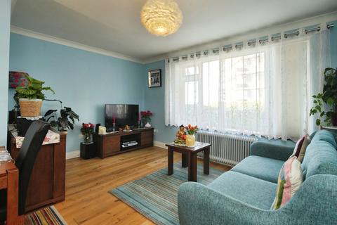 1 bedroom flat for sale, Kingsway, Hove, East Sussex, BN3