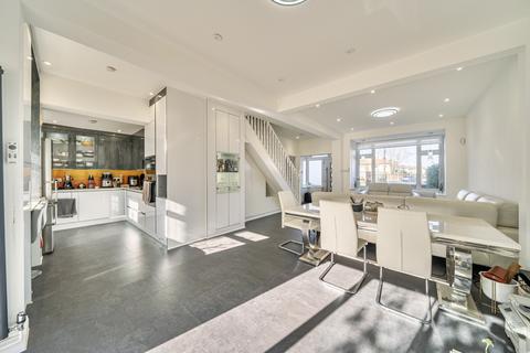 undefined, Gammons Lane, Watford, Hertfordshire,