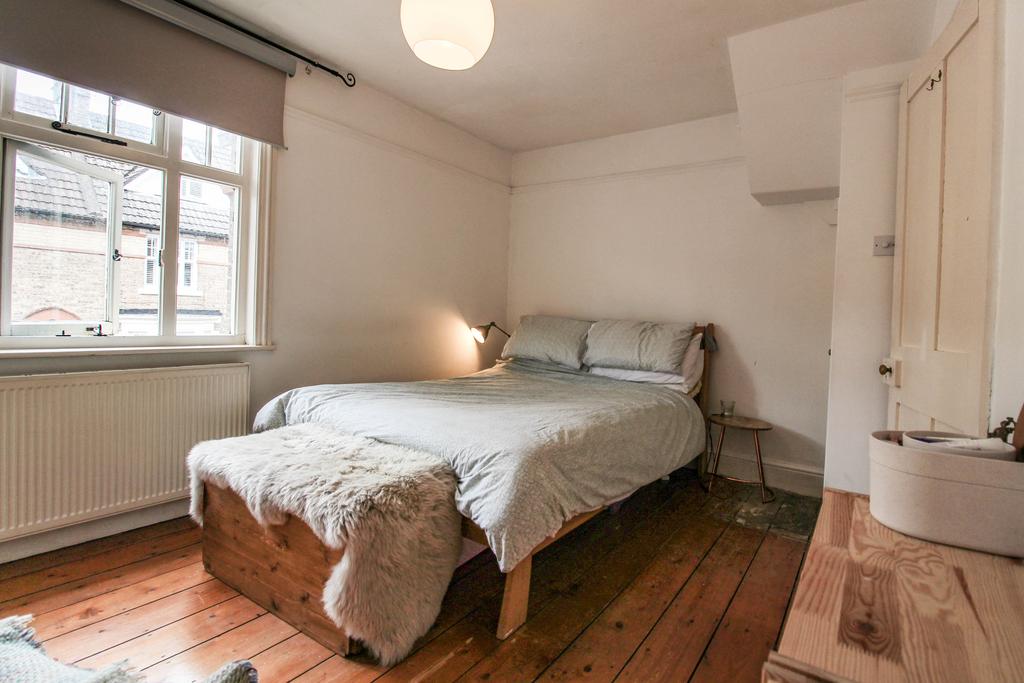 Master Bedroom 2.JPG
