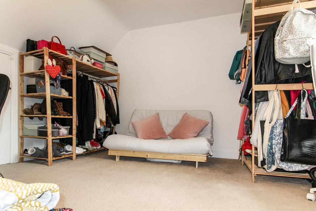 Bedroom 2.JPG