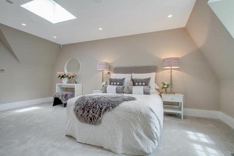 3 bedroom apartment to rent, Bute Mews, NW11