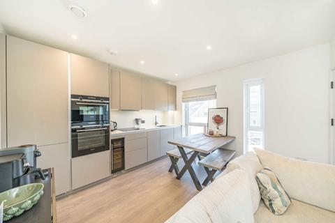 1 bedroom flat for sale, Ravensbury Terrace, London SW18