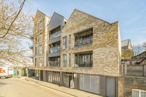 1 bedroom flat for sale, Ravensbury Terrace, London SW18