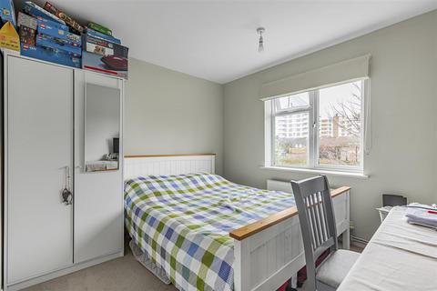 2 bedroom flat to rent, St Marys Grove, Putney SW13
