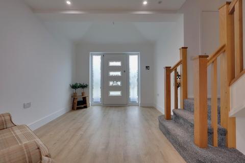 4 bedroom detached house for sale, Victoria Avenue, Hayling Island