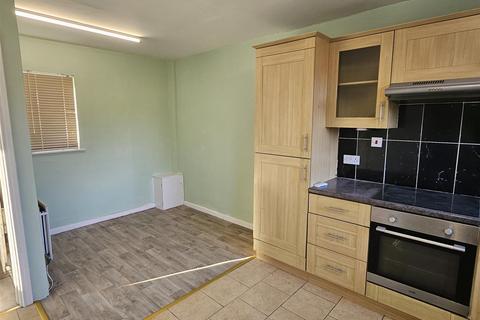 3 bedroom semi-detached house to rent, Burnmoor Avenue, Whitehaven CA28