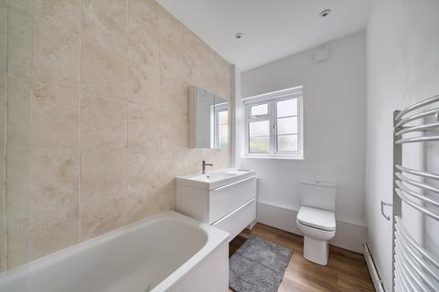 2 bedroom maisonette for sale, Arlington Lodge, Monument Hill, Weybridge, KT13