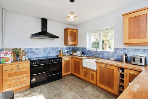 4 bedroom detached house for sale, Hadlow Road, Tonbridge, Kent, TN9