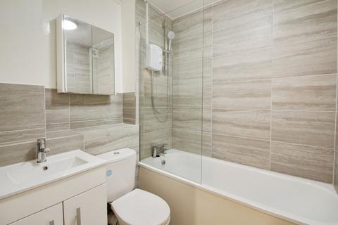 1 bedroom apartment to rent, Chiltern View Road, Uxbridge UB8