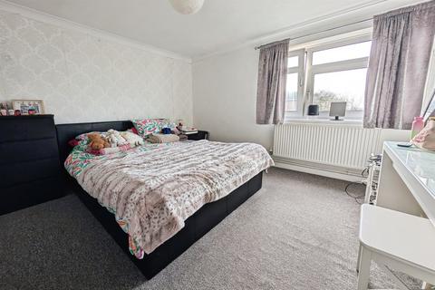 undefined, 74 Oakley Road, Southampton SO16