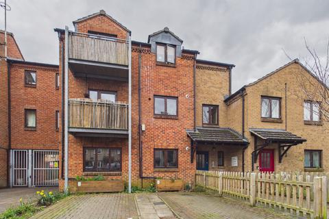 undefined, Fallowfield, Cambridge, Cambridgeshire