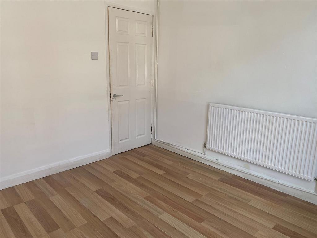 Living room 2.jpg