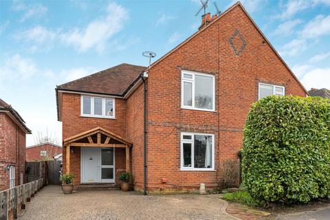Little Green Lane, Farnham, Surrey, GU9