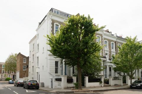 3 bedroom ground floor maisonette for sale, St Charles Square, London W10