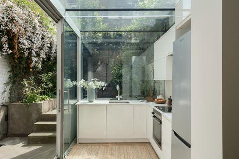 3 bedroom ground floor maisonette for sale, St Charles Square, London W10
