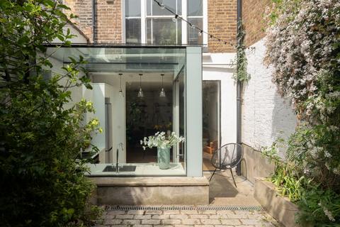 3 bedroom ground floor maisonette for sale, St Charles Square, London W10