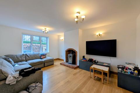 4 bedroom house to rent, Russell Gardens, Old Tupton, CHESTERFIELD