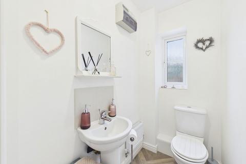 4 bedroom detached house for sale, Goldfinch Road, Melksham SN12