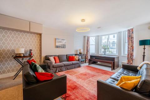 2 bedroom apartment to rent, Palace Gardens Terrace,  Kensington,  W8