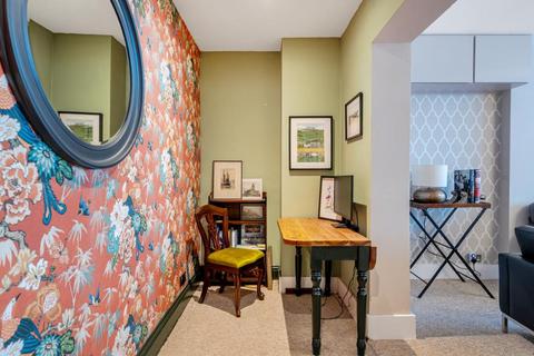 2 bedroom apartment to rent, Palace Gardens Terrace,  Kensington,  W8