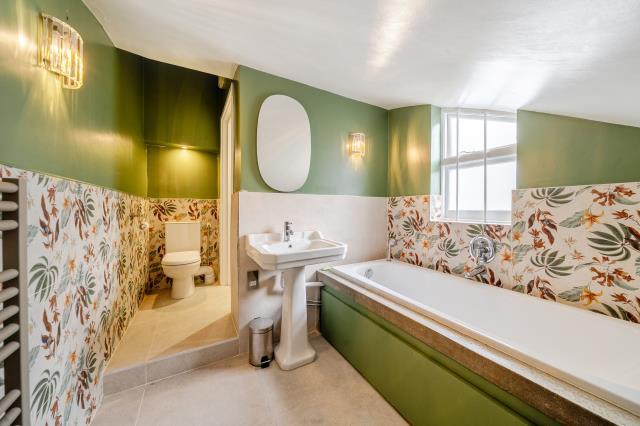 Apartment in London - View 3