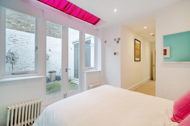 Apartment in London - View 5