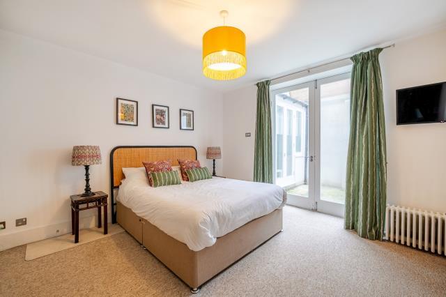 Apartment in London - More