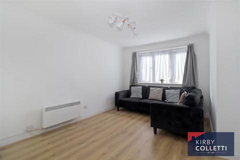 1 bedroom apartment for sale, Parrotts Field, Hoddesdon