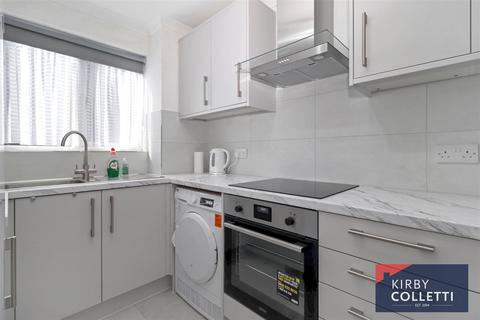 1 bedroom apartment for sale, Parrotts Field, Hoddesdon