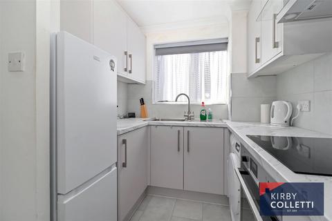 1 bedroom apartment for sale, Parrotts Field, Hoddesdon