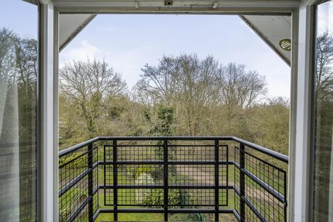 2 bedroom apartment for sale, Whittets Ait, Jessamy Road, Weybridge