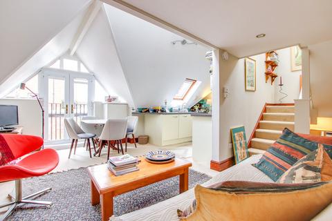 2 bedroom mews for sale, High Street, Lymington, SO41