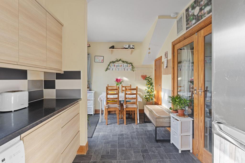 Kitchen/Dining Area