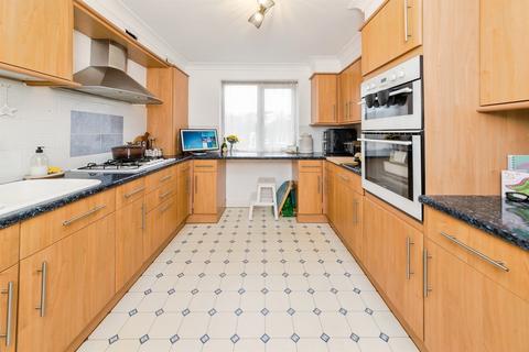 2 bedroom flat for sale, Keymer Road, Hassocks