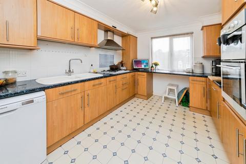 2 bedroom flat for sale, Keymer Road, Hassocks