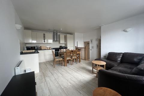 2 bedroom flat to rent, Calderwood Street, London, SE18