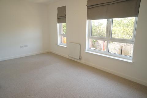 2 bedroom house to rent, Worthington Crescent, Cheadle, SK8