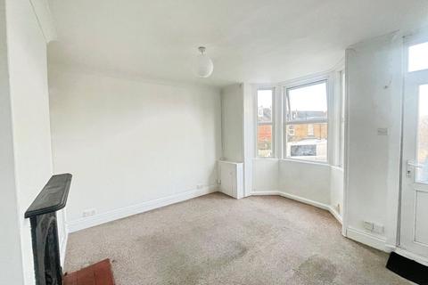 2 bedroom terraced house to rent, Bellevue Road, Cowes, Isle of Wight, PO31