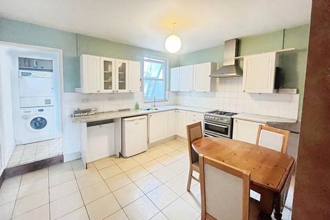 2 bedroom terraced house to rent, Bellevue Road, Cowes, Isle of Wight, PO31