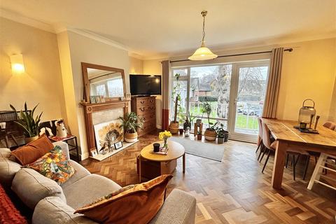 2 bedroom apartment to rent, Archery Fields, Bridge End, Warwick