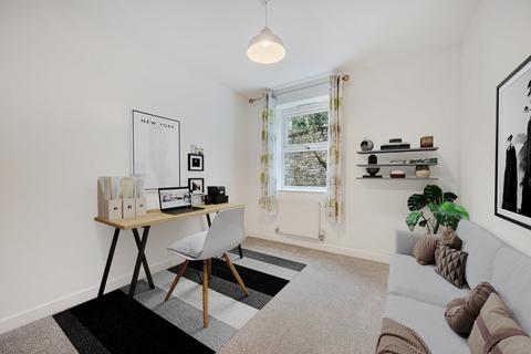 2 bedroom flat for sale, Clifton Square, Burnley, BB12