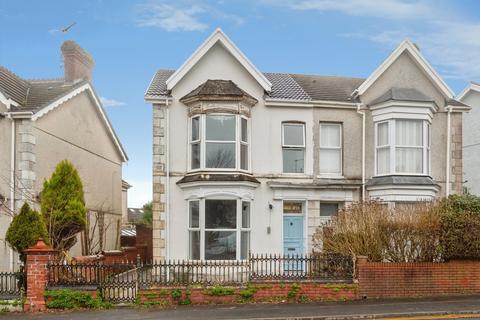 4 bedroom end of terrace house for sale, College Square, Carmarthenshire SA15