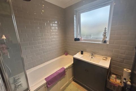 undefined, High Road, Laindon, Basildon, Essex, SS15