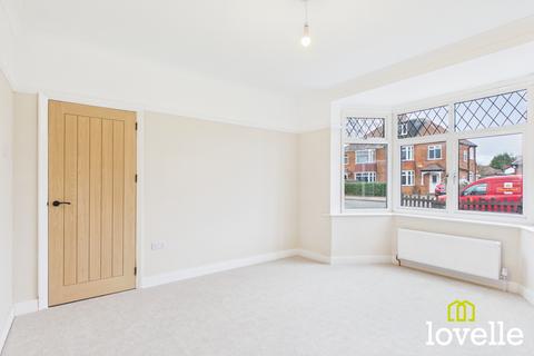 3 bedroom semi-detached house for sale, Kingtree Avenue, Cottingham HU16