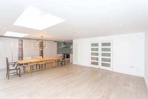 4 bedroom bungalow for sale, Richfield Road, Bushey, WD23