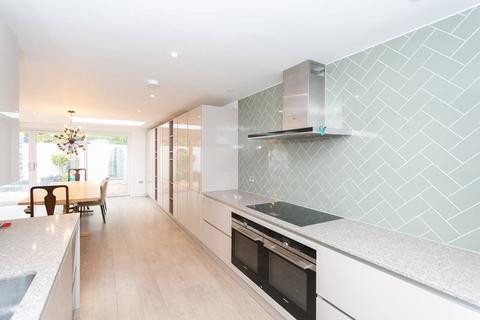 4 bedroom bungalow for sale, Richfield Road, Bushey, WD23
