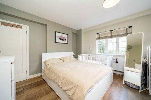 2 bedroom flat for sale, Chiswick Village, London W4