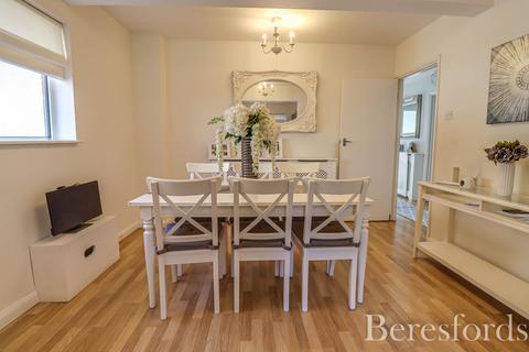 4 bedroom semi-detached house for sale, Balmoral Road, Pilgrims Hatch, CM15